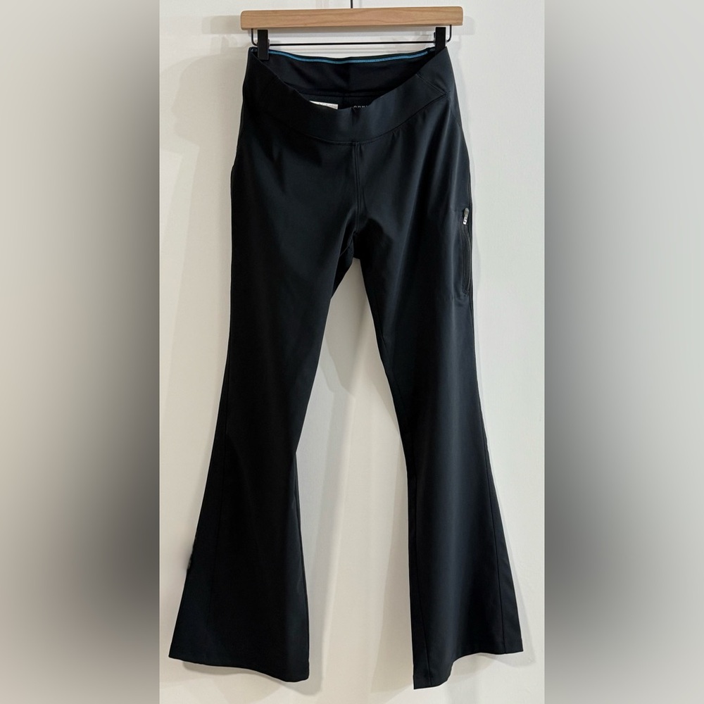 Columbia sportswear company women’s Black flare pants size M